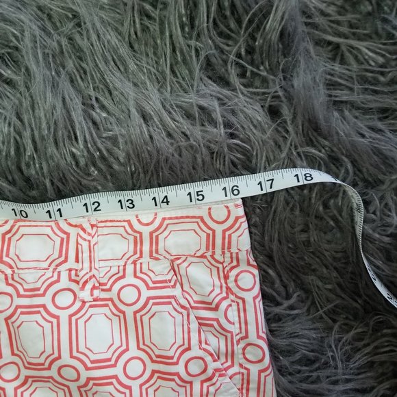 Old Navy Patterned Low Rise Shorts - Picture 4 of 5